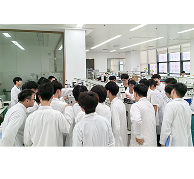 广东医科大学杨懋勋教授来我司开展课外实践教学活动
